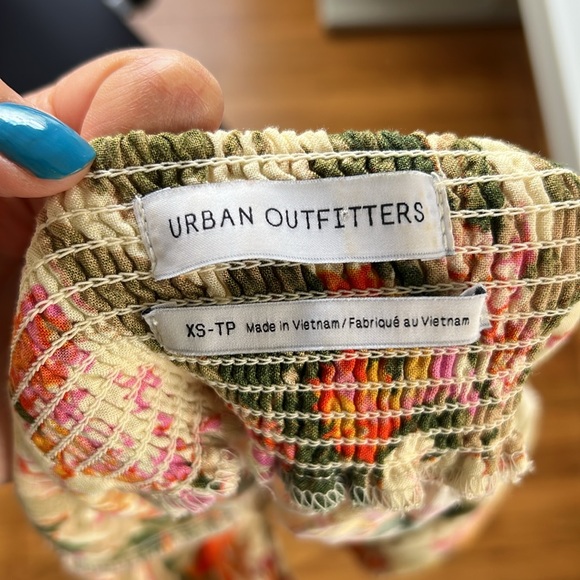 Floral blouse - Picture 4 of 4